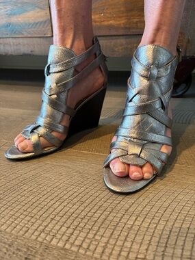 Nine West Metallic Strappy Wedge Sandals - Silver leather. Sz 7. Worn 1x.